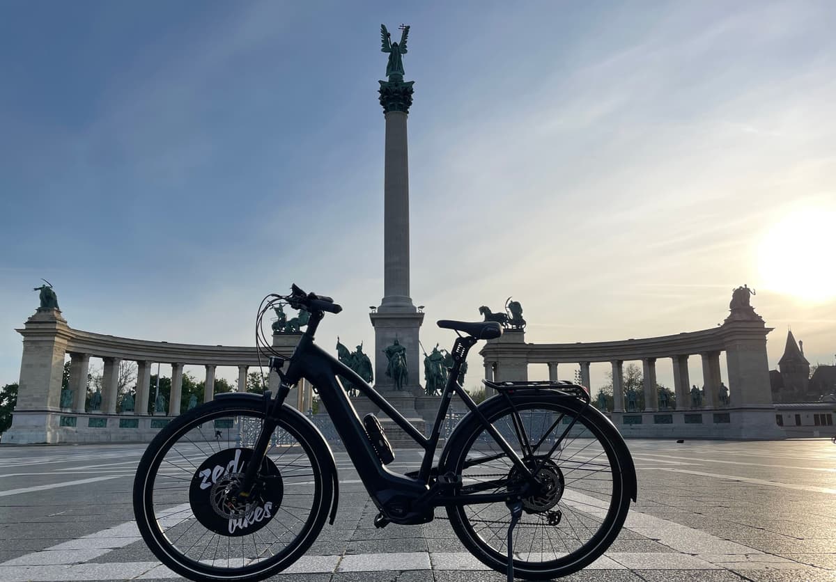 Budapest: Private E-Bike Sightseeing Tour