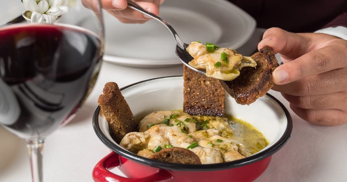 Portuguese cuisine and wines in Old Farm 30' from Porto