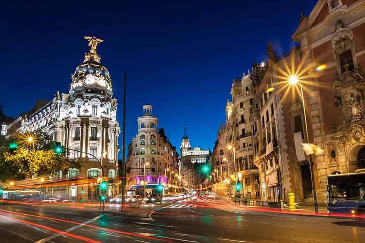 Madrid: tour panorámico nocturno en Big Bus descapotable