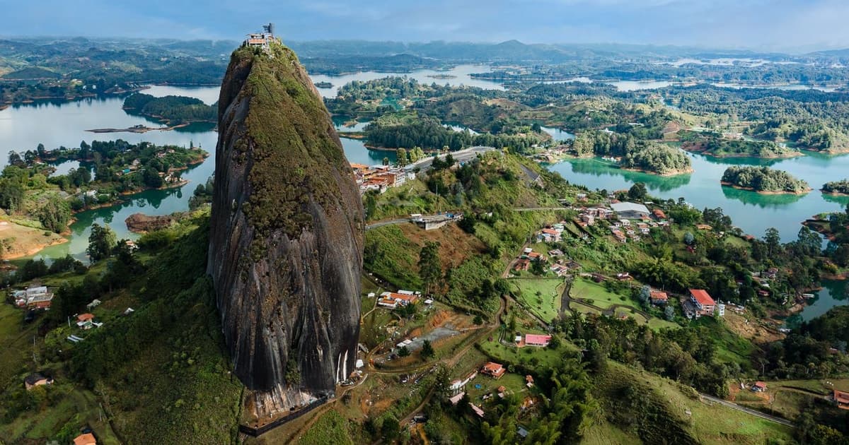Desde Medellín: Excursión de un día a Guatape