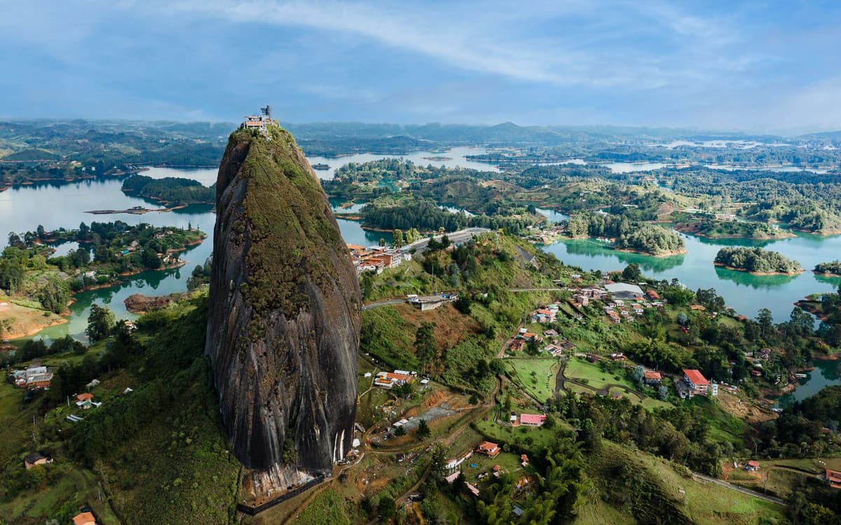 Desde Medellín: Excursión de un día a Guatape