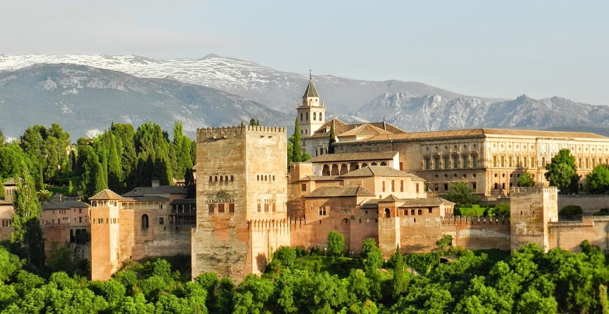 Granada: visita guiada al Generalife y la Alcazaba sin entradas