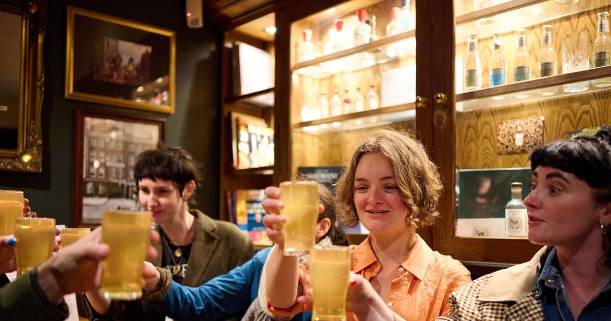 London: Historic Pubs, British Ales & Classic Dishes