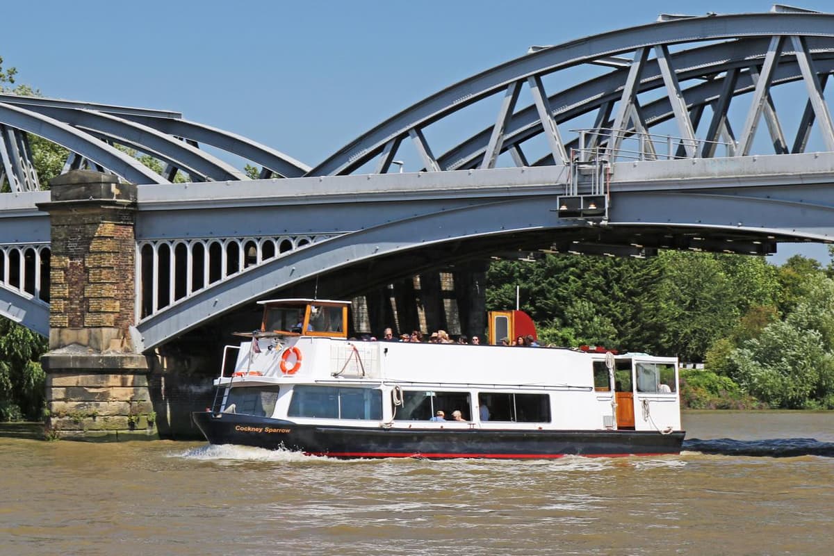 London: Westminster to Kew River Thames Cruise