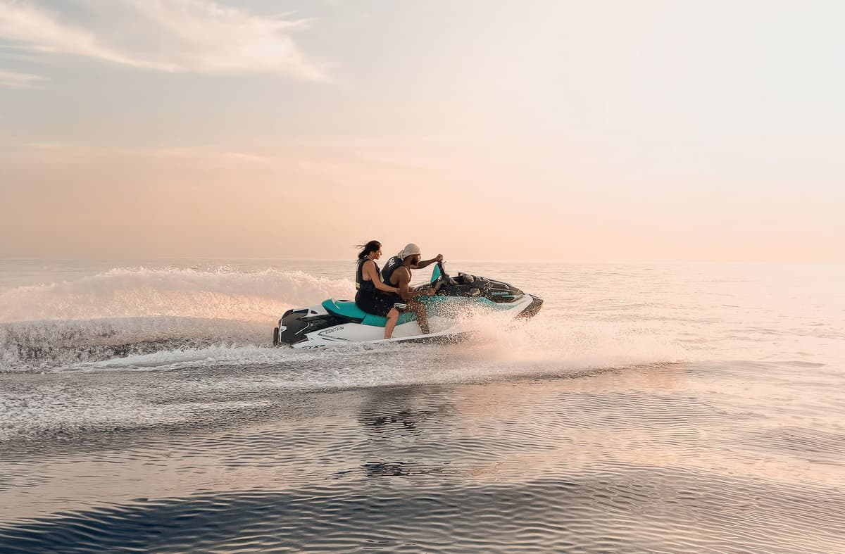 Cala d'Or | Excursión en moto acuática al atardecer 1h15 por la costa sureste.
