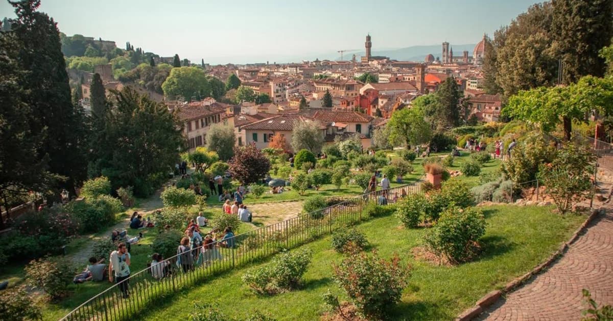 Walking Florence: Medici District, Piazza Repubblica & Duomo