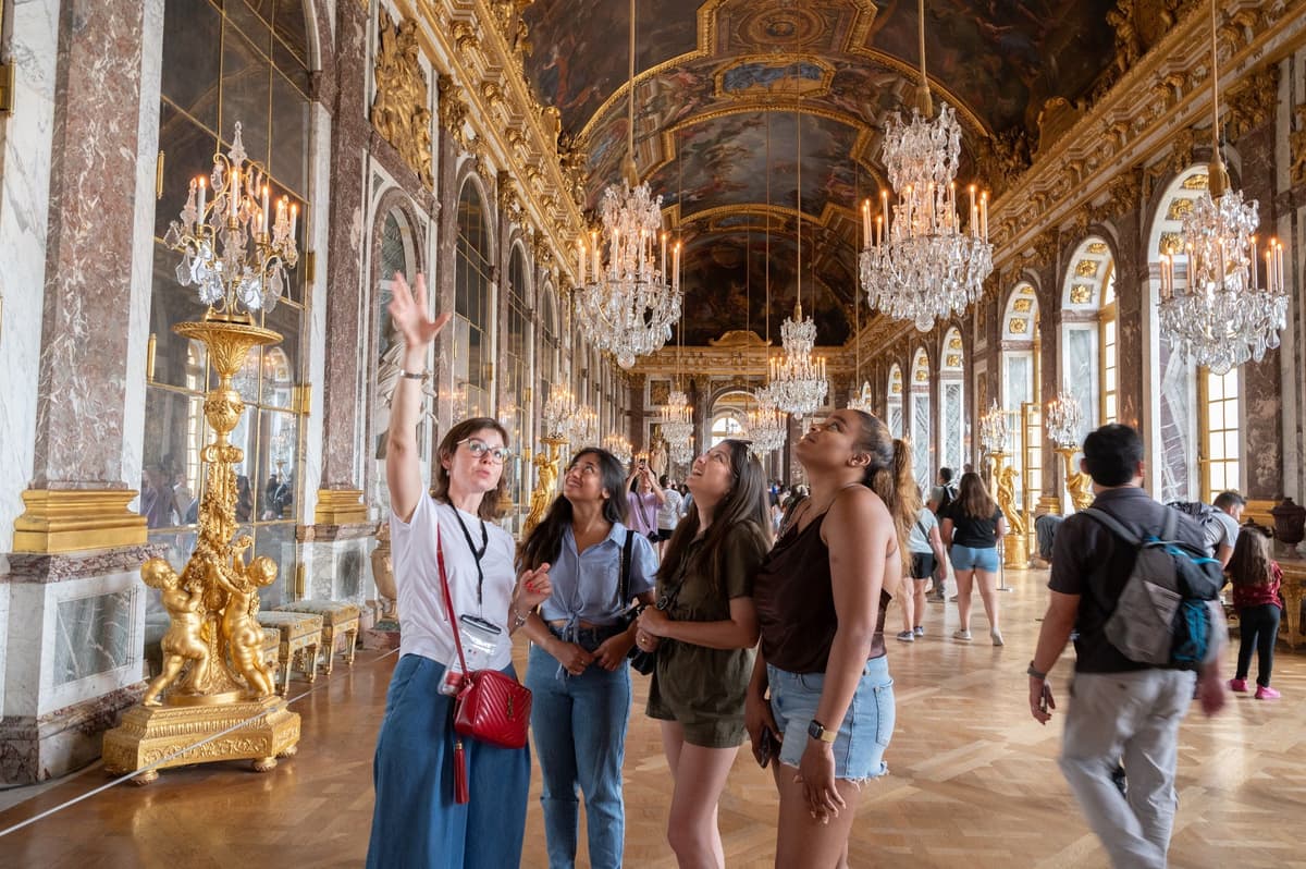 Tour sin colas por el Palacio y los jardines de Versalles con traslado