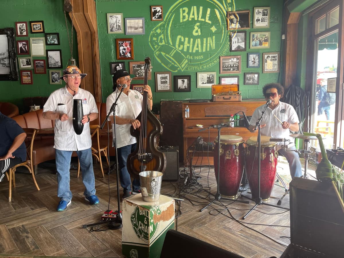 VIP Walking Tour of Little Havana