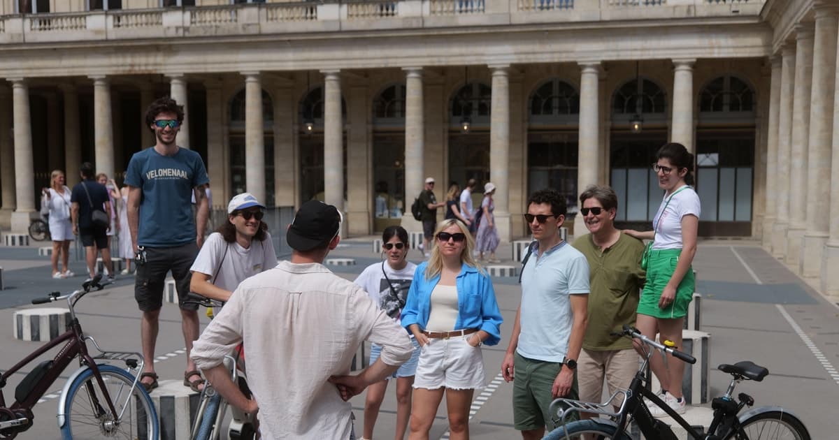 Discover Paris by bike