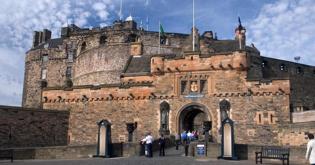 Castillo de Edimburgo: Visita guiada a pie con ticket de entrada