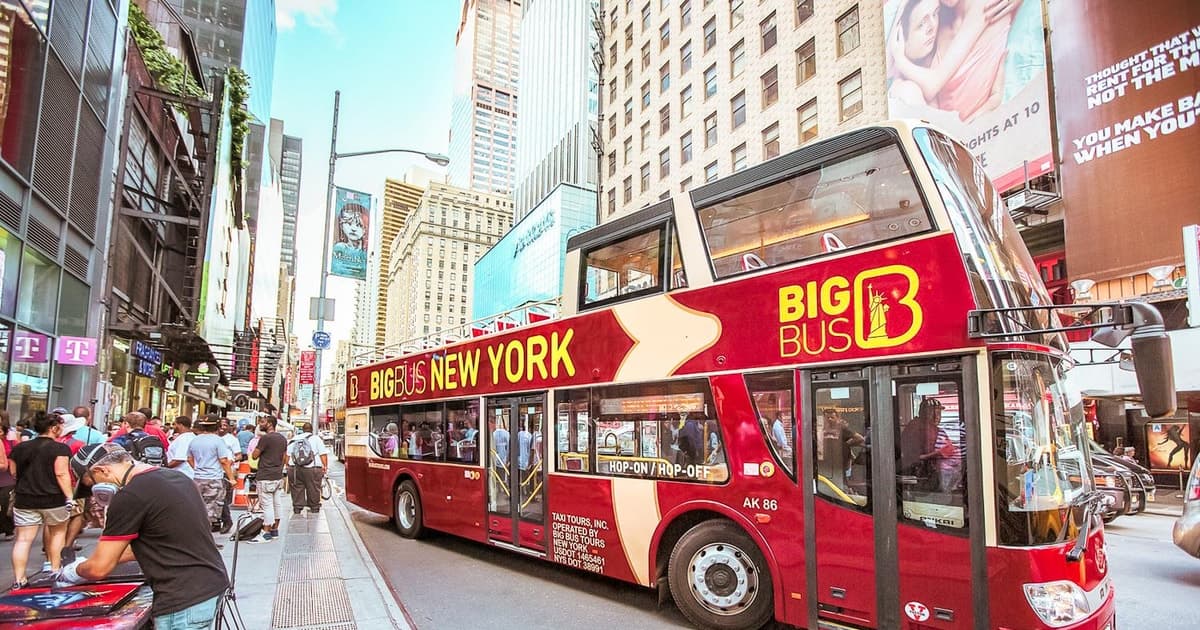 NY: Hop-on Hop-off Sightseeing Tour with Optional Night Tour