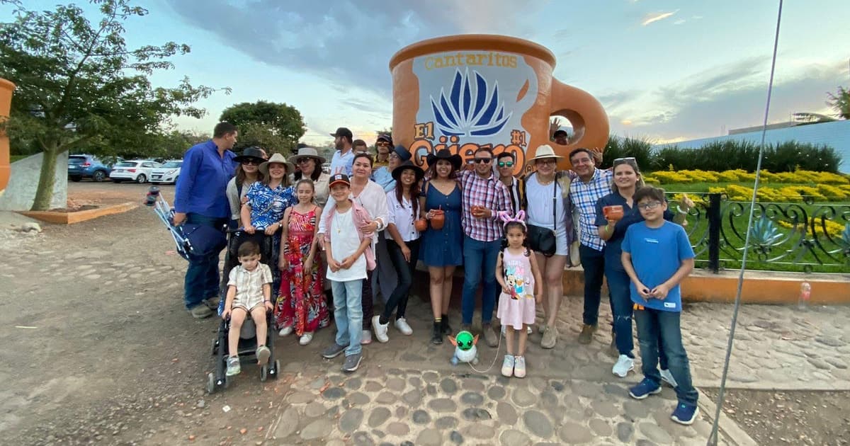 Tequila: Tour guiado por la ciudad y la destilería con degustaciones