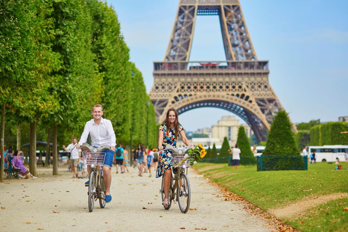 Recorrido en Bicicleta por el Casco Antiguo de París, Principales Atracciones y Naturaleza