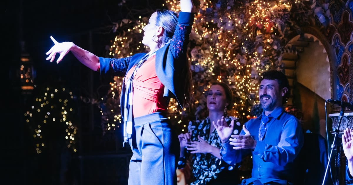 Madrid: Espectáculo Flamenco en Directo con Opciones de Comida y Bebida