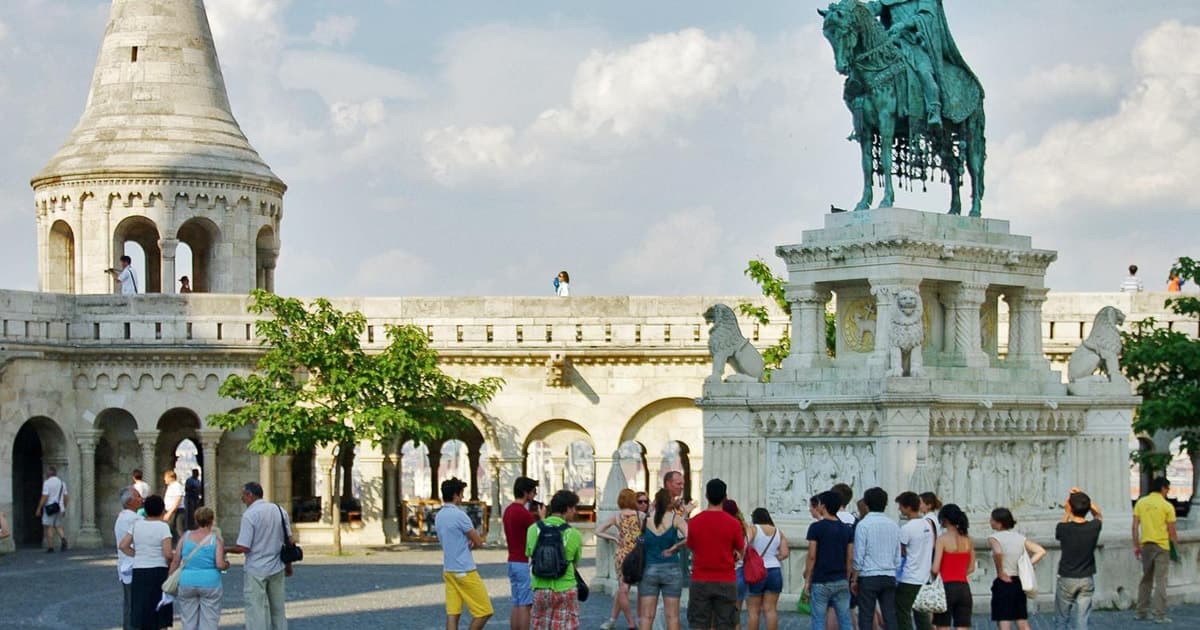 Budapest: Buda Castle District Walking Tour