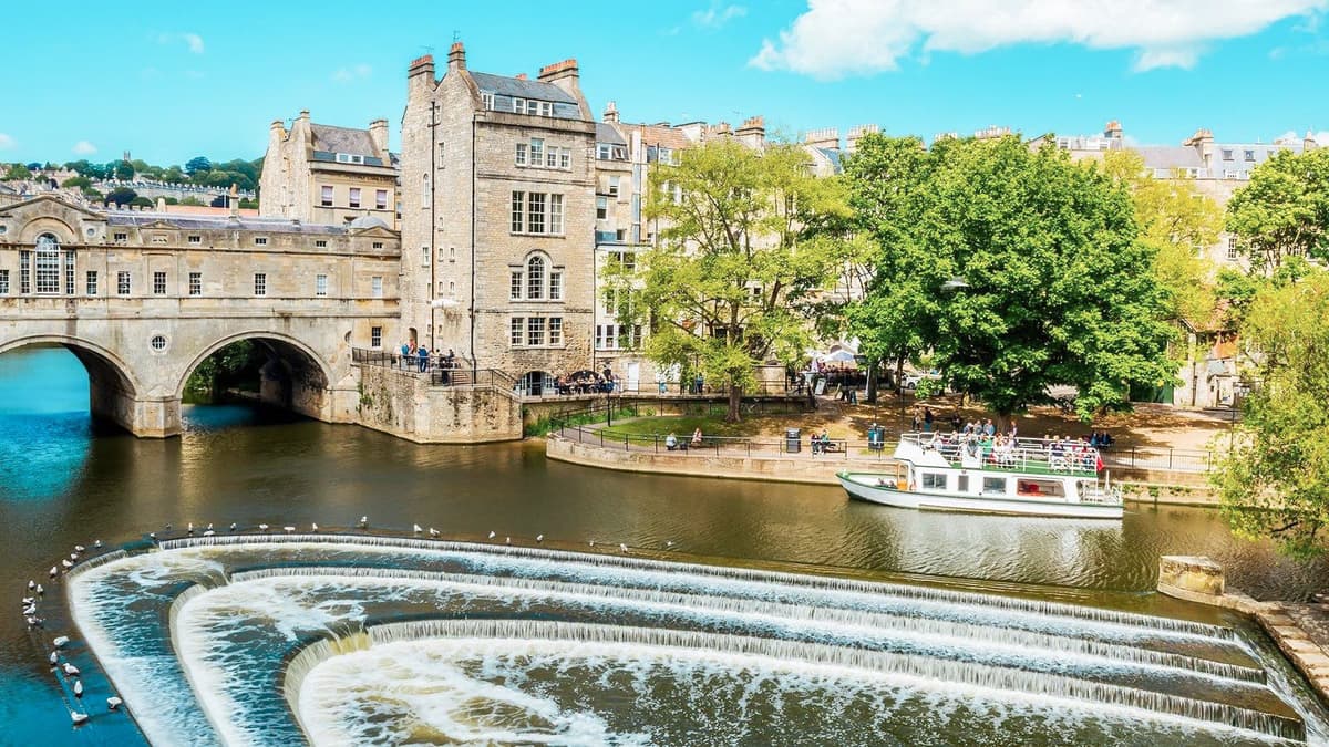 Stonehenge & Bath: Full-Day Coach Tour from London