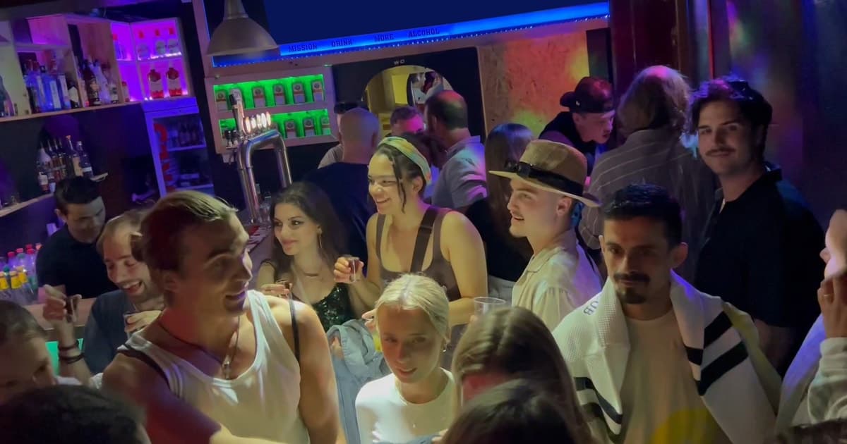 Lisbon Pub Crawl: Unlimited Drinks, Shots & V.I.P Club Entry