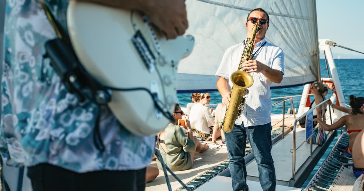 Barcelona: Sunset Catamaran Cruise with Live Music