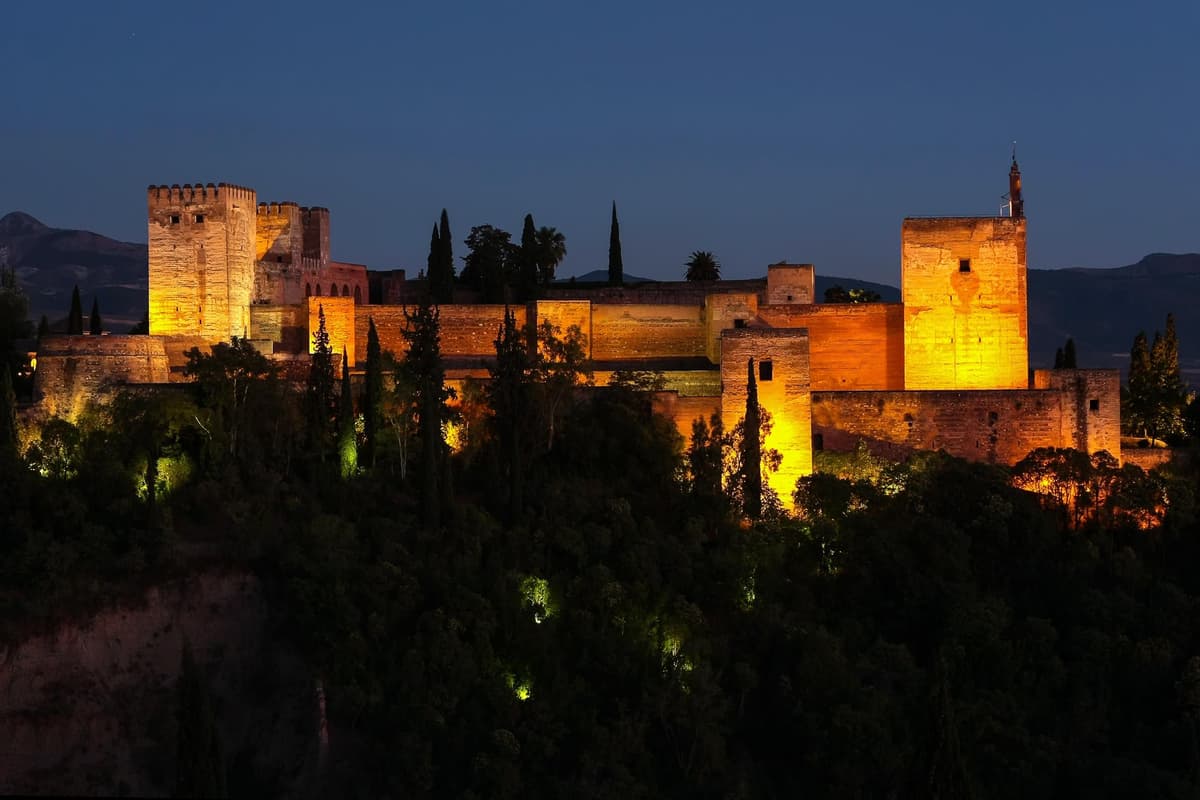 Granada: Alhambra Visita Nocturna Ticket de entrada