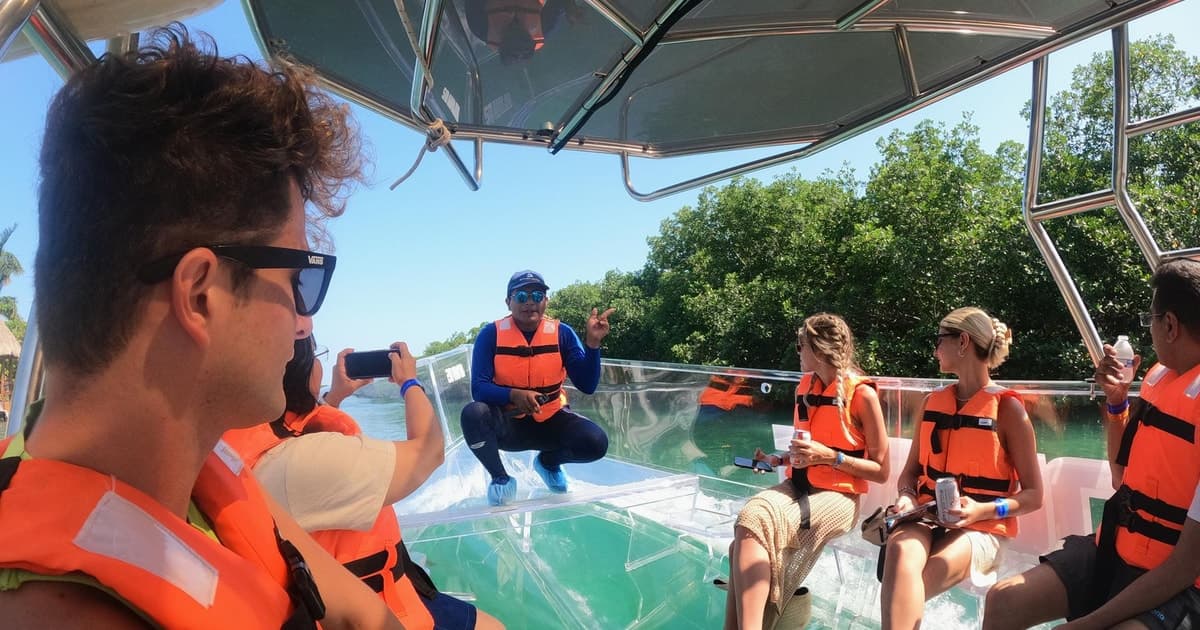 Cancún: Paseo en barco transparente con bebidas