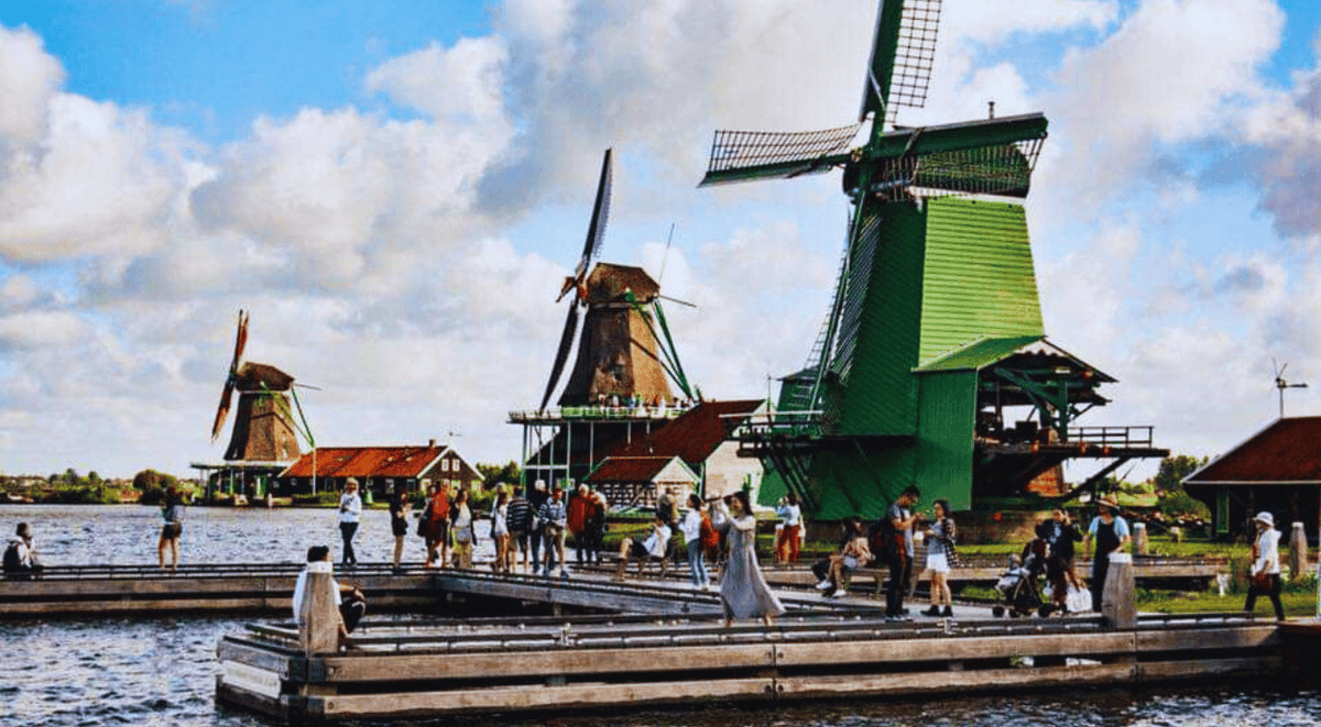 Day Tour Giethoorn village and Windmills of Zaanse Schans