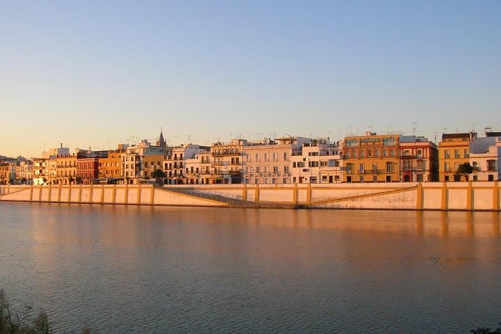 Atardecer, tapas y Triana