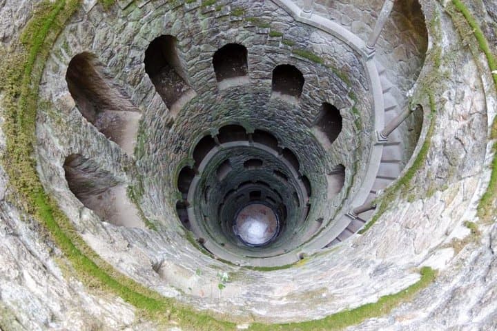 Sintra Small Group Tour: Cascais, Regaleira, Cabo da Roca