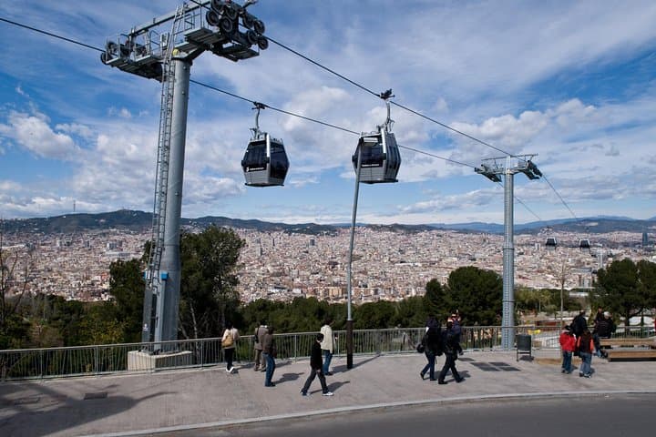 Barcelona : Entrada Teleférico de Montjuic