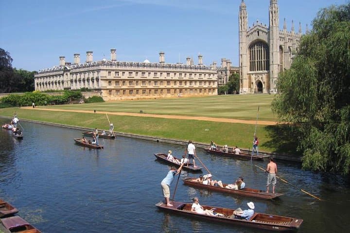 Discover Oxford and Cambridge with Guide from London by Coach