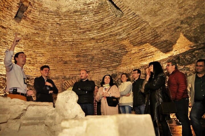 Recorrido a Pie Privado de Toledo Subterráneo con Guía Local Oficial
