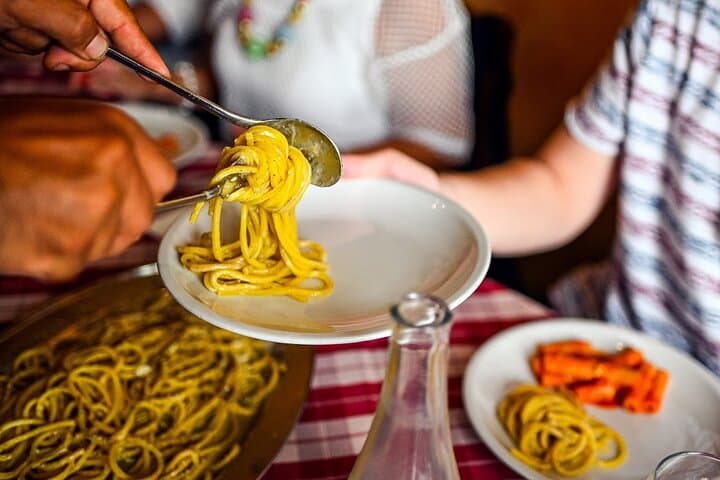 Campo de Fiori Rome Food Tour with 8+ Food Tastings & Wine