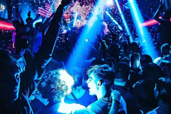 Pub Crawl Barcelona by EVOLVE La MEJOR experiencia nocturna