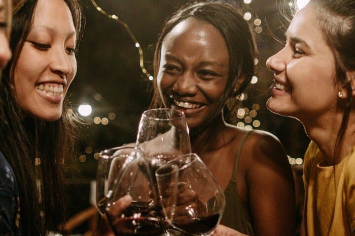 private groupe explore hidden bars & speakeasies in Paris