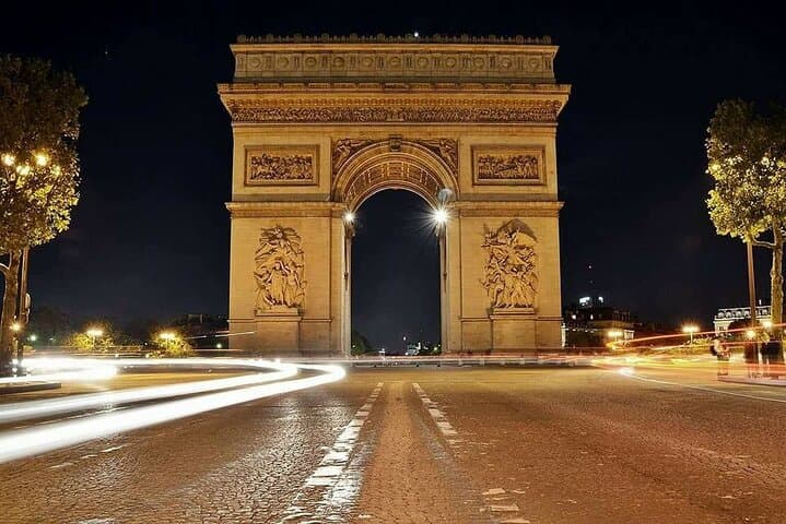 Arc de Triomphe Rooftop Tickets with Optional Private Guide