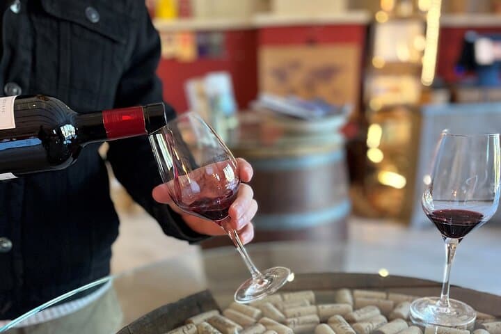 Tour de vino y queso de día completo por Aix-en-Provence desde Marsella
