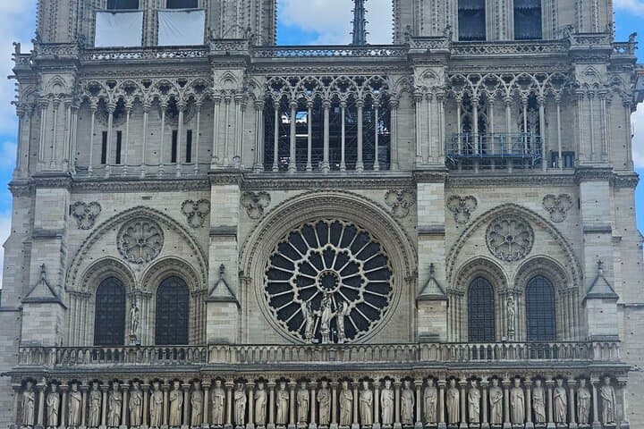 Tour a pie por Notre Dame y entrada a Sainte Chapelle