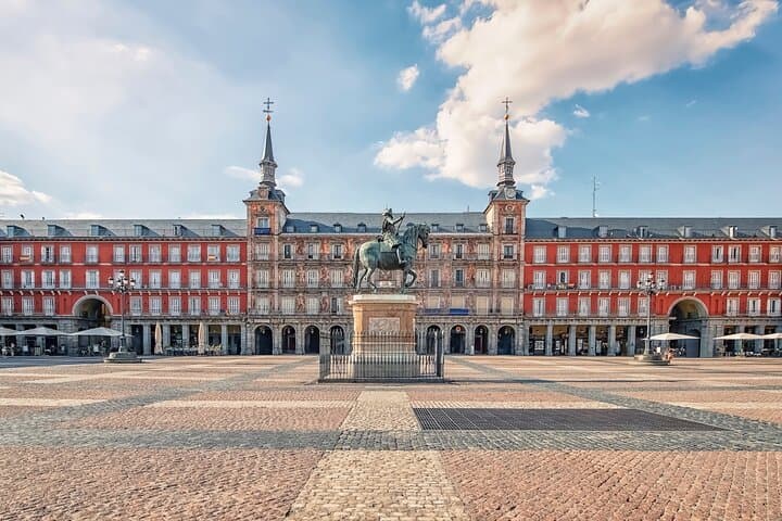 Tour a Pie Histórico por Madrid de los Austrias en Grupo Reducido