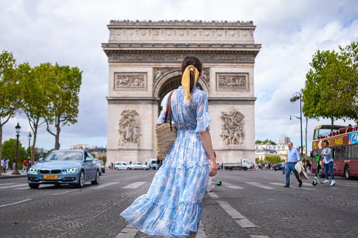 Champs-Élysées Tour