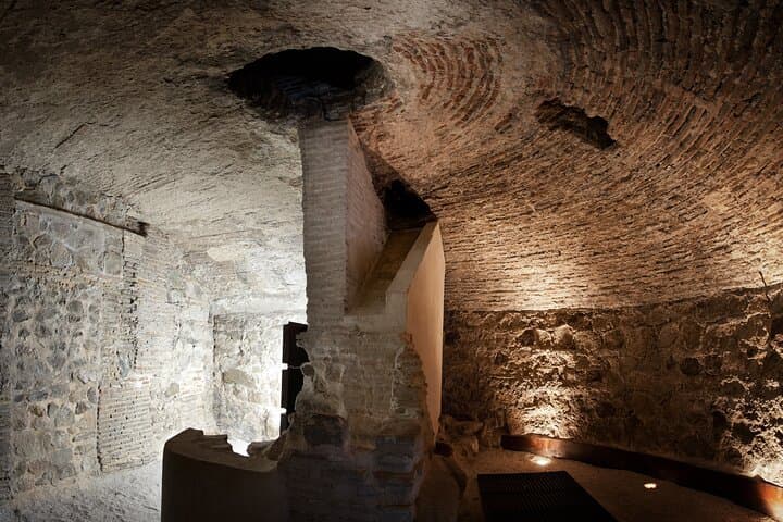 Tour Toledo Subterráneo Visita Termas romanas y Sótanos Privados