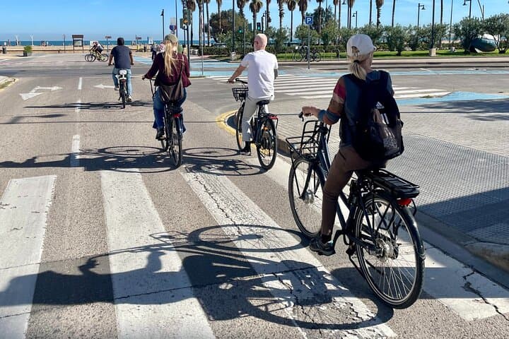 Tour en bicicleta eléctrica : Playas, & Ciudad de las Artes y las Ciencias