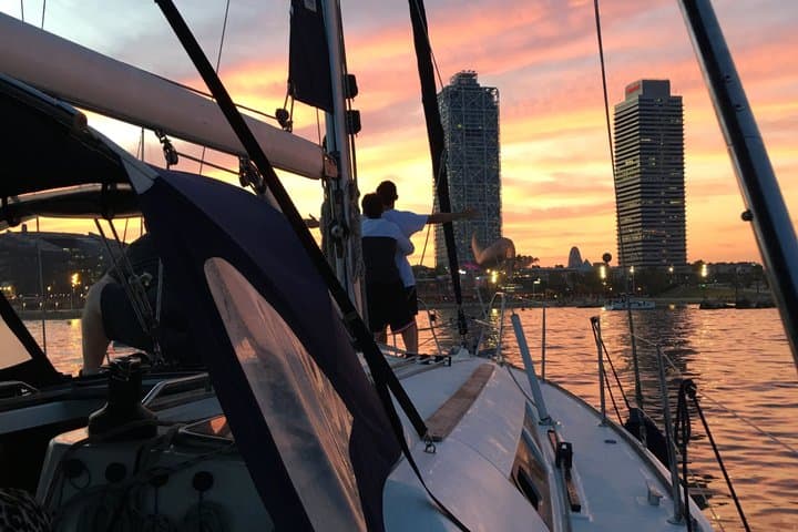 Tour al Atardecer en Barco Velero por la Costa con Barra Libre