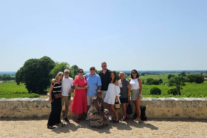 Excursión de un día a Saint Emilion con visitas turísticas y catas de vinos desde Burdeos