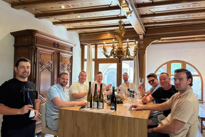 Excursión de medio día en grupo pequeño a la Ruta del Vino de Alsacia con degustación desde Estrasburgo