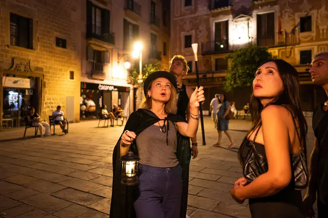 Barcelona Mystery Tour: Dark Secrets of the Gothic Quarter 👻