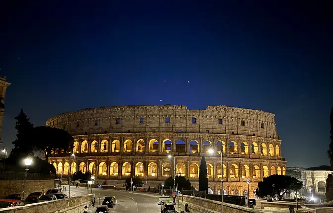 Colosseum and Ancient Rome by Night Free Walking Tour