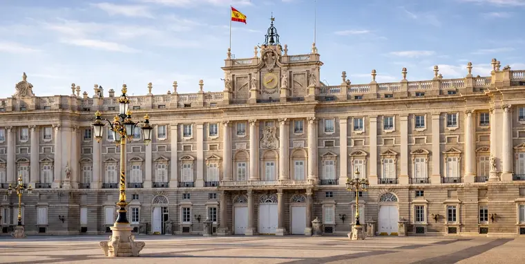 🏆🥇Casco antiguo (Austrias), Plaza Mayor, Mercado de San Miguel, catedral, palacio, teatro y más 