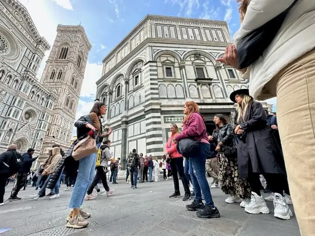 Top Sights of Florence: A Walking Tour with an Official Local Guide