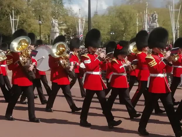 London Buckingham Palace to Big Ben tour. 