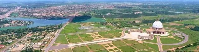 Free walking tour in Yamoussoukro