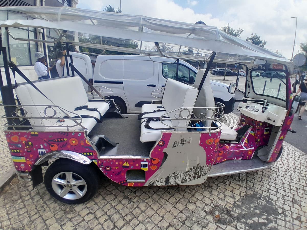 Lisbon: Old Town to Belém with English-Guided Tuk-Tuk Tour